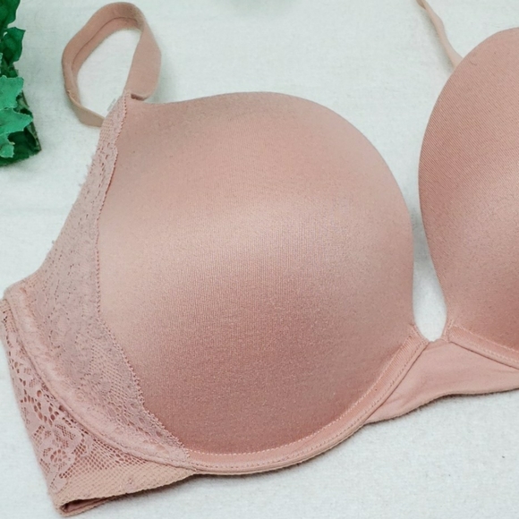 Other - ZRE 23.08 38C Pink Peach Bra Smooth Lace Light Padding Underwire